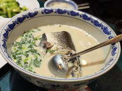 -南京金牛湖巨碗鱼头