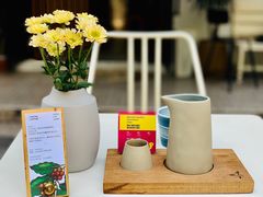 -彳亍咖啡·这里(水湾路店)