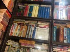 -钟书阁(松江泰晤士小镇店)