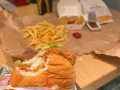 -麦当劳(中二横路店)