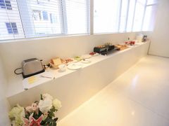 -卡罗酒店(东门晒布地铁站店)