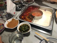 -尚尚仙·酸汤猪手·猪肚鸡火锅(华联万柳购物中心店)