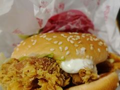 麦辣鸡腿堡-麦当劳(济泺路店)