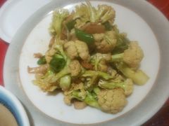 -冯烫烫跷脚牛肉·川菜小馆(武胜西街店)