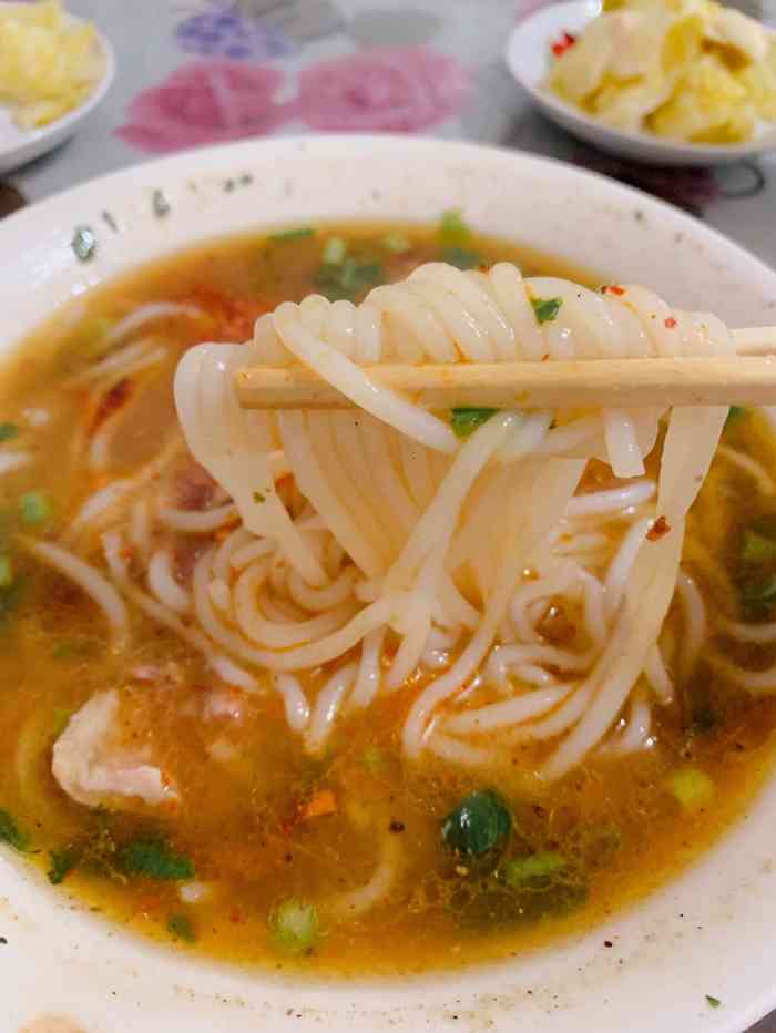 金沙鹅肉米线-"金沙鹅肉米线～～～ 被我妈安利的米线店.