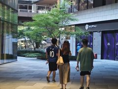 -瑞虹新天地月亮湾