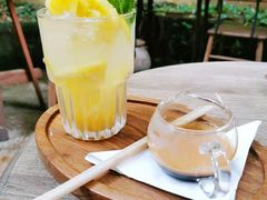 凤梨气泡咖啡-懒鱼时光馆(沙坪坝店)