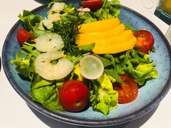 芒果牛油果大虾色拉-乐意坊Alla Torre意大利手工披萨(陆家嘴旗舰店)