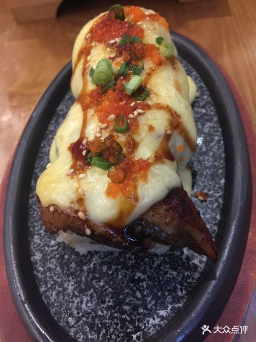 大瀛喜回转寿司料理鳗鱼榴莲卷图片