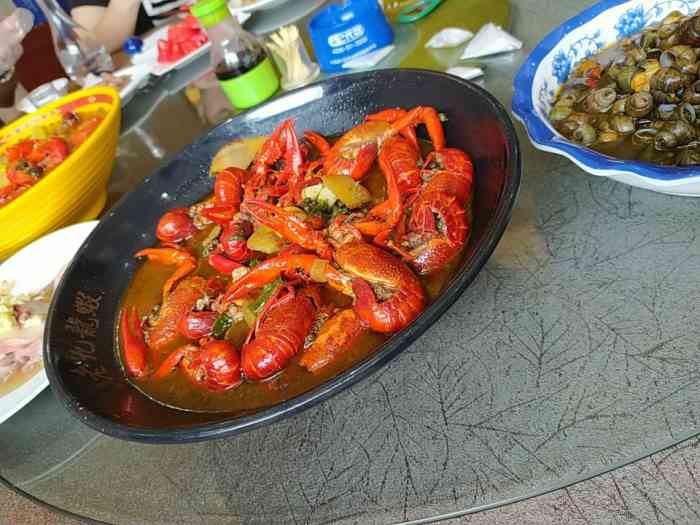 邵伯老九龙虾-"蒜蓉龙虾感觉一般,十三香有点辣,肉还可以.