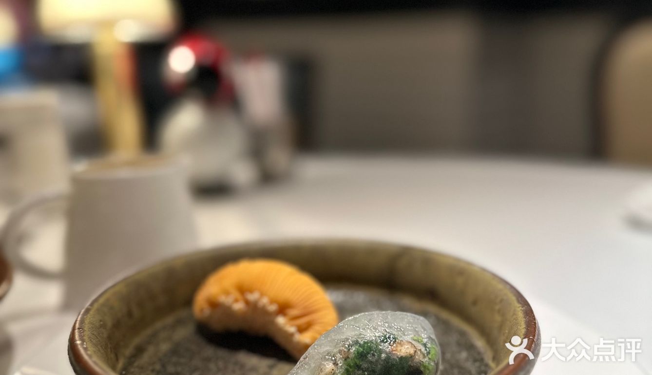 紫萱旗下的餐厅，各有各的特色，解香楼的高贵雍容