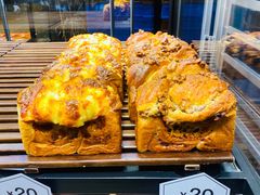 红豆核桃吐司-红跑车蛋糕世界(清江路店)