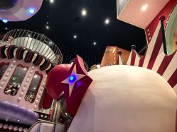 -MELAND CLUB•花园城堡主题亲子乐园•派对•餐厅(广州乐峰广场旗舰店)