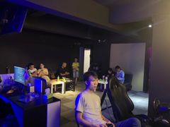 等位大厅-VR间客漫虚拟现实体验馆(汉街店)