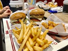 -The Habit Burger Grill 哈比特汉堡(爱琴海店)