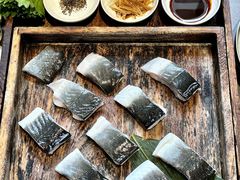 -围炉肉舍•炭烤活鳗•丹东海鲜烤肉(步行街店)