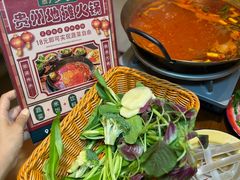 -黔多多贵州地摊火锅(木古地铁站店)
