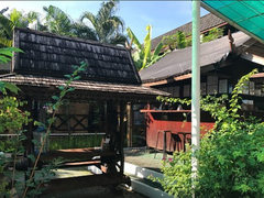 -Loi Kroh Traditional Thai Massage School and Yoga