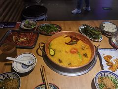 酸辣锅底-洱火云南酸菜牛肉火锅(石景山当代商城店)