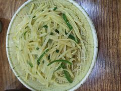 青椒土豆丝-盐与味葱葱鲫鱼•自贡菜江湖菜(春熙店)