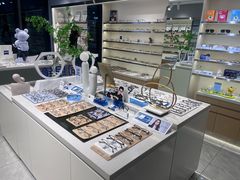 -视野联行眼镜·蔡司·尼康·豪雅·依视路(青浦宝龙店)