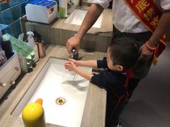 -海底捞火锅鲜切牛肉主题店(长寿路店)