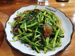 黎蒿炒腊肉-八一潮州砂锅粥城