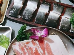 -围炉肉舍丹东海鲜烤肉·烤活鳗(步行街店)