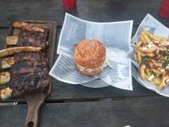 -Ribs & Burgers The Rocks