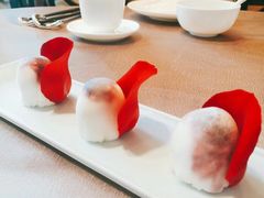 蓝莓雪媚娘-广州文华东方酒店·江-由辉师傅主理