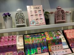 -4iNLOOK美瞳店(上海日月光中岛店)