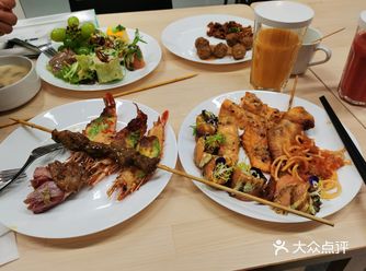 正好逛宜家就碰到了周年庆的自助餐，真是太棒了