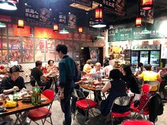 大堂-蚝堡海鲜·威海菜·海肠捞饭·烧烤·亚洲吃蚝公司(幸福门店)