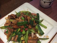 湘味小炒肉-川人百味(万达店)