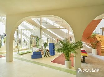 颜色、线条与形状的碰撞