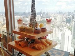 -广州中心皇冠假日酒店·汇点大堂吧