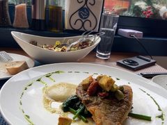 牛油柠檬煎多宝鱼配菠菜-LA MAISON公鸡和龙(蛇口店)