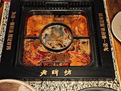 -老牌坊云南鱼豆花火锅(哈西万达店)