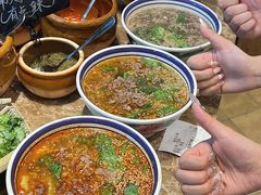 -云阿蛮云南生烫牛肉米线(奉贤路店)