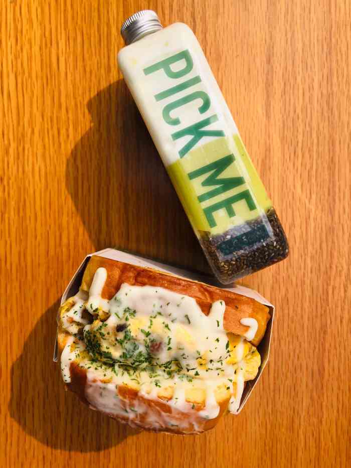 egg bomb(淮海中路店)-"[薄荷]环境:明亮干净,很多人拍照打卡的.