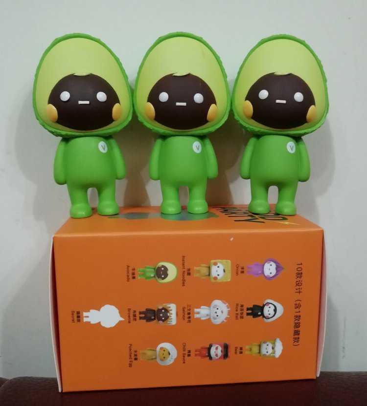 我收到第一和第二个盲盒都是牛油果,所以这一对一直舍不得拿出去互换