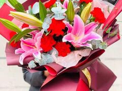 -何兮花店·气球派对鲜花店(马桥银春路万科城店)