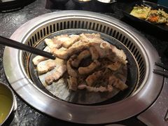 烤厚切黑香猪五花肉-烤路里·韩国品质自助烤肉(石路天虹4号店)