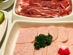 -海底捞火锅鲜切牛肉主题店(长寿路店)