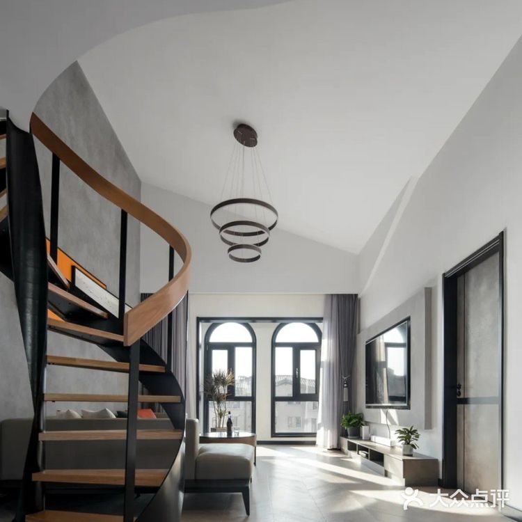 只要提前与他们沟通好，现代或前卫的风格也可以接受