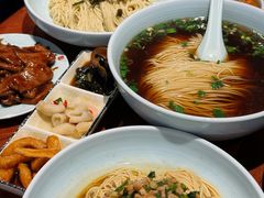 红汤面底-裕兴记•蟹黄面馆(人民广场店)