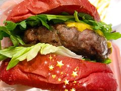 红丝绒芝士牛肉汉堡-阿妮叶李(光谷世界城店)