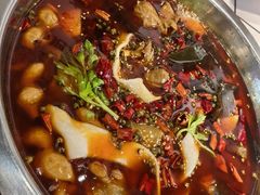 -晓彭肥肠鸡·泡椒鸡火锅(水木天地店)
