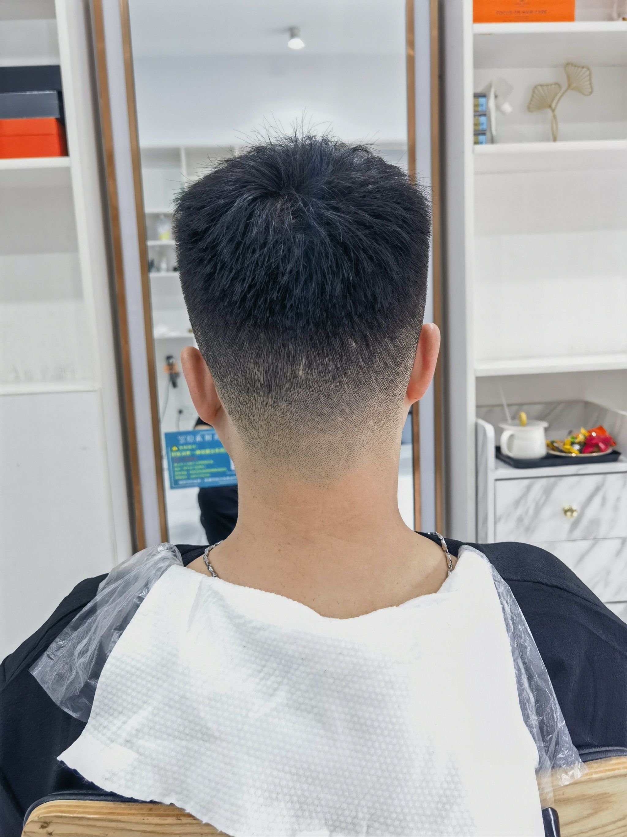 男士高层次渐变发型