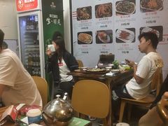 大堂-食爺炭炉鸡煲·烧烤
